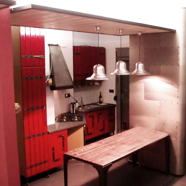 Πορφυρή κουζίνα