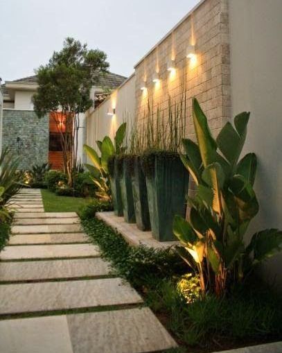 Modern And Chic Front Yard Design Ideas