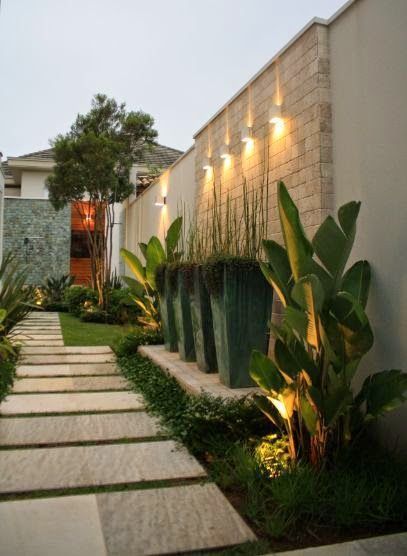 Modern And Chic Front Yard Design Ideas